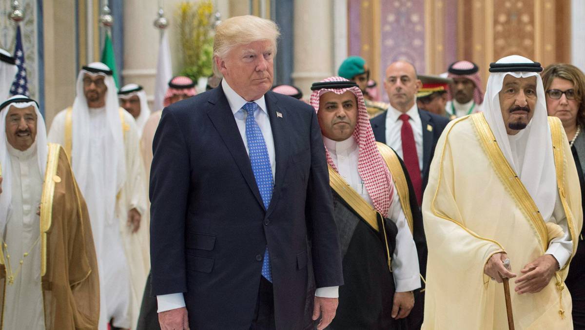 Trump junto al rey saudí Salman.