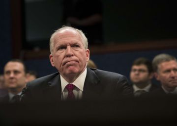 El exdirector de la CIA dice que Rusia intentó sobornar a gente de Trump