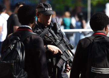 La policía busca a miembros prófugos de la red que atentó en Mánchester