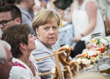 Merkel: “Os europeus precisam tomar o destino em suas mãos”