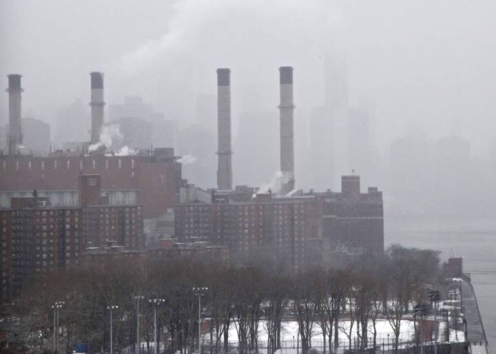 La UE se alía con China para intentar mantener vivo el acuerdo del clima La UE se alía con China para intentar mantener vivo el acuerdo del clima