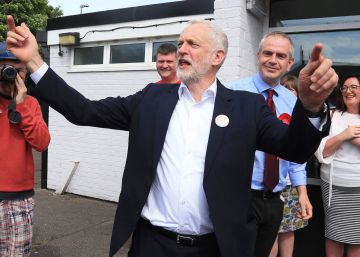 Corbyn sigue la estela de Sanders Corbyn sigue la estela de Sanders