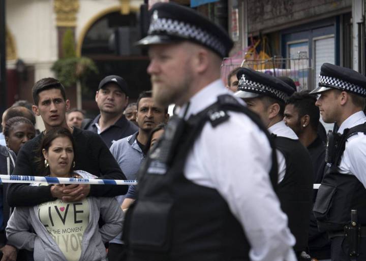 Amor a Londres alrededor del cordón policial Amor a Londres alrededor del cordón policial