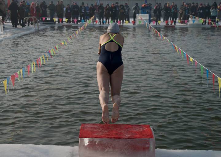 Una universidad china exige a sus alumnos que sepan nadar antes de entregarles el título Una universidad china exige a sus alumnos que sepan nadar antes de entregarles el título