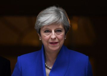 May tentará governar em minoria e Jeremy Corbyn pede sua demissão