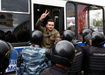 Centenares de detenidos en Rusia en las manifestaciones contra la corrupción Centenares de detenidos en Rusia en las manifestaciones contra la corrupción