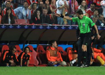 El decoro (también) se impone en los banquillos y vestuarios de fútbol en Portugal El decoro (también) se impone en los banquillos y vestuarios de fútbol en Portugal