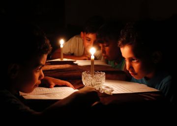Gaza se sume en el apagón tras una década de poder de Hamás Gaza se sume en el apagón tras una década de poder de Hamás
