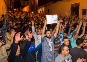 Marruecos condena a 18 meses de cárcel a 25 activistas de Alhucemas Marruecos condena a 18 meses de cárcel a 25 activistas de Alhucemas