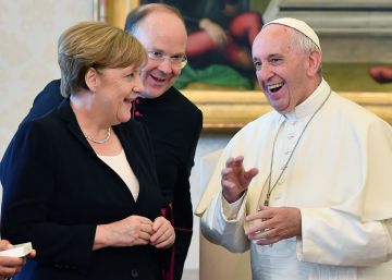 Merkel y el Papa hacen frente común en inmigración y cambio climático Merkel y el Papa hacen frente común en inmigración y cambio climático
