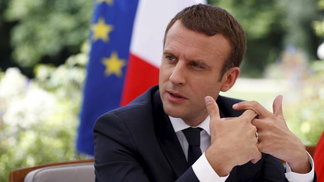 Emmanuel Macron, en el Elíseo, este martes durante la entrevista.