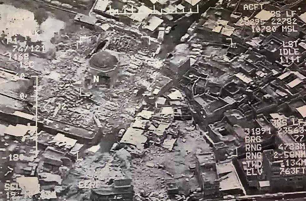 Imagen de satélite distribuida por el Ejército iraquí en la que se muestra la destrucción total de la mezquita.