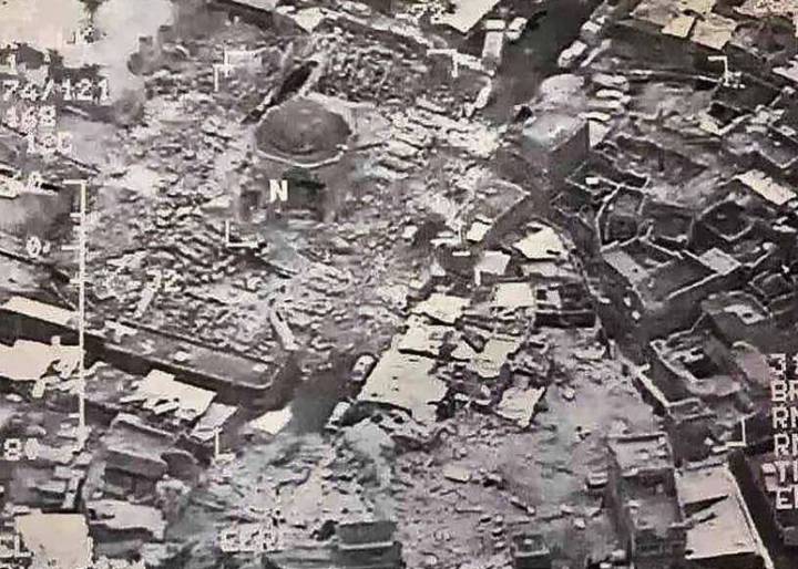 El ISIS destruye la mezquita de Mosul desde la que proclamó el califato El ISIS destruye la mezquita de Mosul desde la que proclamó el califato