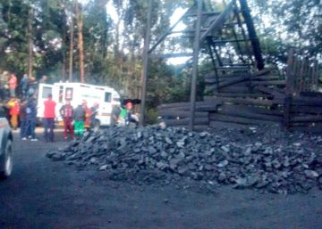 Al menos dos personas mueren por una explosión en una mina en Colombia Al menos dos personas mueren por una explosión en una mina en Colombia