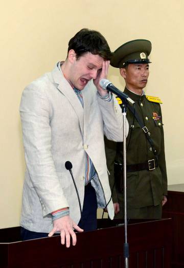 Otto Warmbier, ante la corte que le condenó el marzo de 2016 a 15 años de trabajos forzados, acusado de intentar robar un cartel de propaganda política.