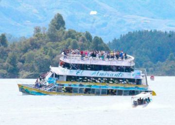 Naufrágio de barco turístico deixa ao menos nove mortos e 25 desaparecidos na Colômbia Naufrágio de barco turístico deixa ao menos nove mortos e 25 desaparecidos na Colômbia