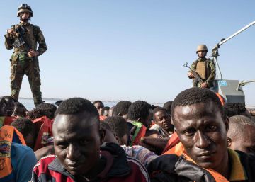 Italia exige a la UE que le ayude con los inmigrantes o cerrará sus puertos Italia exige a la UE que le ayude con los inmigrantes o cerrará sus puertos