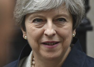 May leva adiante seu Governo, mas enfrenta uma legislatura dividida May leva adiante seu Governo, mas enfrenta uma legislatura dividida