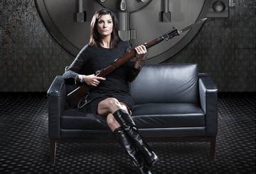 La portavoz de la Asociación Nacional del Rifle, Dana Loesch, en una portada de la revista 573.