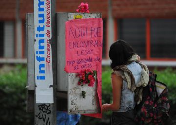 La Fiscalía mexicana concluye que Lesvy se suicidó en una cabina telefónica frente a su novio La Fiscalía mexicana concluye que Lesvy se suicidó en una cabina telefónica frente a su novio
