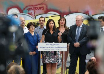 El experimento de París para dar ayuda básica y orientación a migrantes El experimento de París para dar ayuda básica y orientación a migrantes