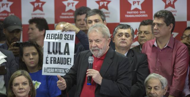 El expresidente Luiz Inácio Lula da Silva en una rueda de prensa este jueves en São Paulo.