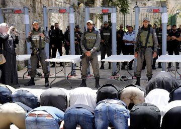 Israel reabre tras un ataque la mezquita de Al Aqsa pero con más controles a los fieles Israel reabre tras un ataque la mezquita de Al Aqsa pero con más controles a los fieles