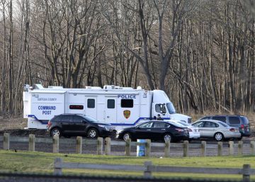 Detenidos tres miembros de la banda MS-13 por el mutilamiento de cuatro adolescentes en Nueva York Detenidos tres miembros de la banda MS-13 por el mutilamiento de cuatro adolescentes en Nueva York