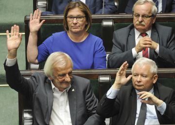 Polonia ignora a Bruselas y avanza en sus reformas antidemocráticas Polonia ignora a Bruselas y avanza en sus reformas antidemocráticas