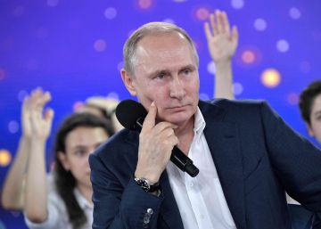 Vladímir Putin, a la conquista de los jóvenes Vladímir Putin, a la conquista de los jóvenes