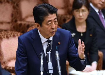 El primer ministro japonés se enfrenta al peor bache de su mandato El primer ministro japonés se enfrenta al peor bache de su mandato