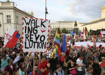 Bruselas da un mes a Polonia para corregir la reforma que politiza la justicia
