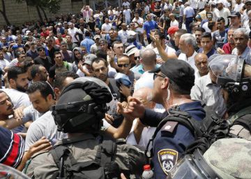 Israel da marcha atrás y retira la seguridad adicional en la Explanada de las Mezquitas Israel da marcha atrás y retira la seguridad adicional en la Explanada de las Mezquitas