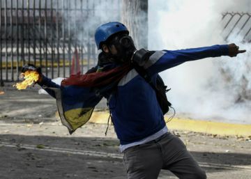 Trece meses de deterioro político y social en una Venezuela convulsa Trece meses de deterioro político y social en una Venezuela convulsa