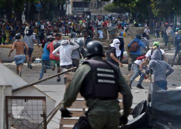 Maduro prohíbe las protestas que afecten a la Constituyente Maduro prohíbe las protestas que afecten a la Constituyente