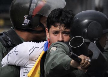 Estados Unidos saca de Venezuela a las familias de sus diplomáticos Estados Unidos saca de Venezuela a las familias de sus diplomáticos