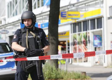 Un muerto y varios heridos apuñalados en un supermercado de Hamburgo Un muerto y varios heridos apuñalados en un supermercado de Hamburgo