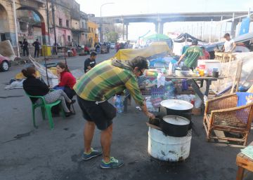 La Boca, el barrio de Buenos Aires que junta a turistas con desamparados La Boca, el barrio de Buenos Aires que junta a turistas con desamparados