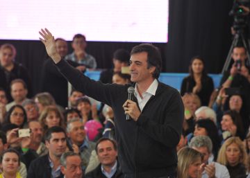 Aborto também é ‘nenhuma a menos', diz candidato argentino