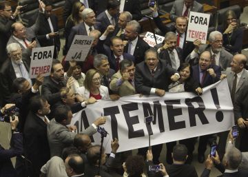 El Congreso de Brasil salva a Temer e impide que sea investigado por corrupción El Congreso de Brasil salva a Temer e impide que sea investigado por corrupción