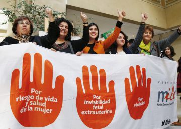 Congresso do Chile aprova lei que permite aborto ao menos em caso de estupro Congresso do Chile aprova lei que permite aborto ao menos em caso de estupro