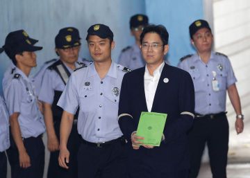 El fiscal pide 12 años de cárcel para el heredero del imperio Samsung El fiscal pide 12 años de cárcel para el heredero del imperio Samsung