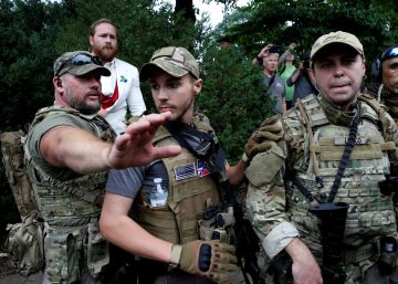 Tres muertos durante la jornada de caos desatada en Charlottesville por una manifestación racista Tres muertos durante la jornada de caos desatada en Charlottesville por una manifestación racista