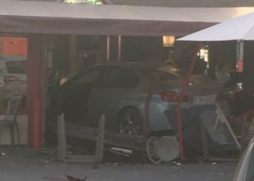 Almenys un mort i diversos ferits en un atropellament als afores de París
