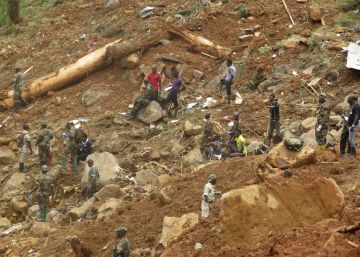 El presidente de Sierra Leona pide “ayuda urgente” ante la catástrofe por los deslizamientos de tierra El presidente de Sierra Leona pide “ayuda urgente” ante la catástrofe por los deslizamientos de tierra
