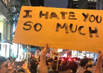 Todo el arco político critica a Trump por su equidistancia sobre la violencia racial en Charlottesville Todo el arco político critica a Trump por su equidistancia sobre la violencia racial en Charlottesville