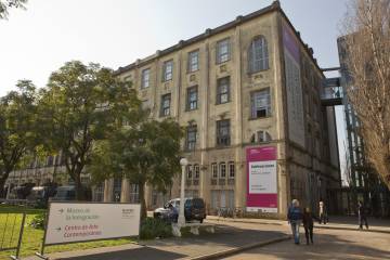 La fachada del Hotel de inmigrantes, hoy Museo de la Inmigración.
