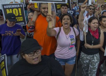 Un juez revierte la orden de Trump de cancelar el programa DACA