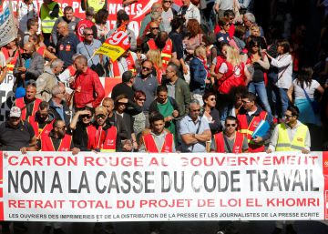 Macron enfrenta primeiros protestos e greves contra a reforma trabalhista Macron enfrenta primeiros protestos e greves contra a reforma trabalhista