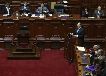 Perú afronta una nueva crisis tras la censura al Gobierno